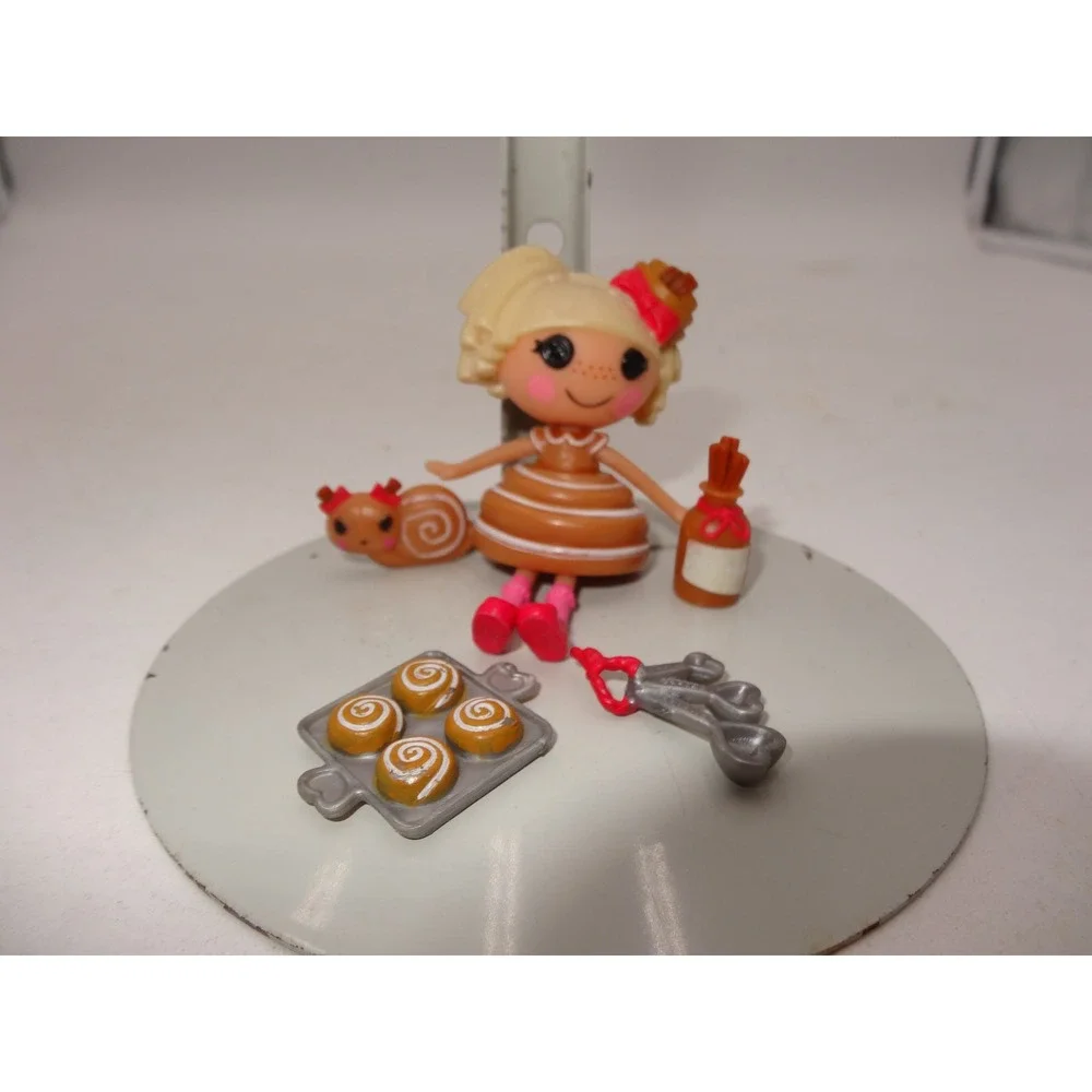Lalaloopsy Mini Bun‎ Bun Sticky Icing Doll Series 8 Sew Cute Shoppes Set
